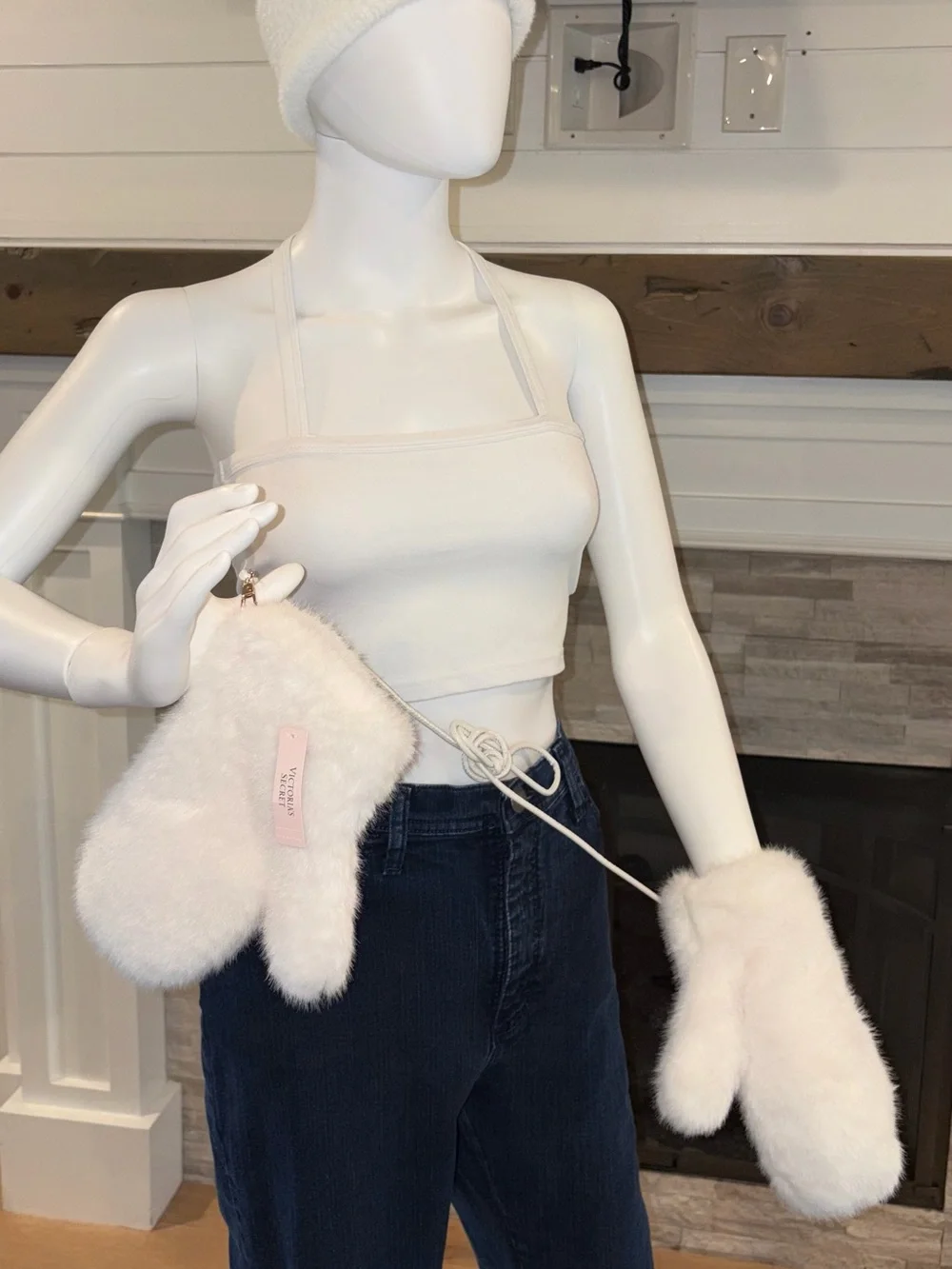 Victoria’s Secret - Fuzzy Plush Warm White Winter Mittens